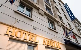 TRIBE Paris Batignolles